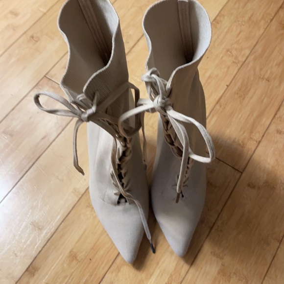 Boots - Picture 6 of 10